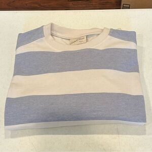 Universal Thread Women’s Light Blue & White Striped Crew Neck Size XS Sweater